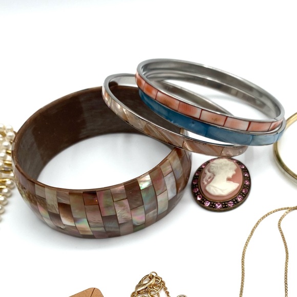 Jewelry Lot of Vintage to Modern Wearable Jewelry - Picture 8 of 13